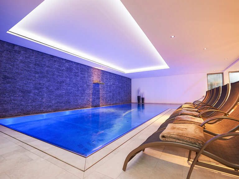Wellnesshotel mit Innenpool